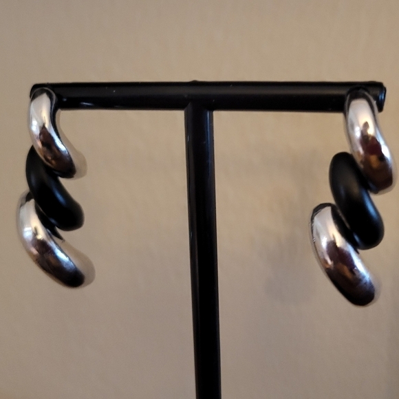 mexican silver Jewelry - Vintage Mexican Sterling Silver Earrings ca.1970